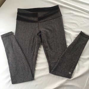 Worn once Lululemon herringbone yoga pants